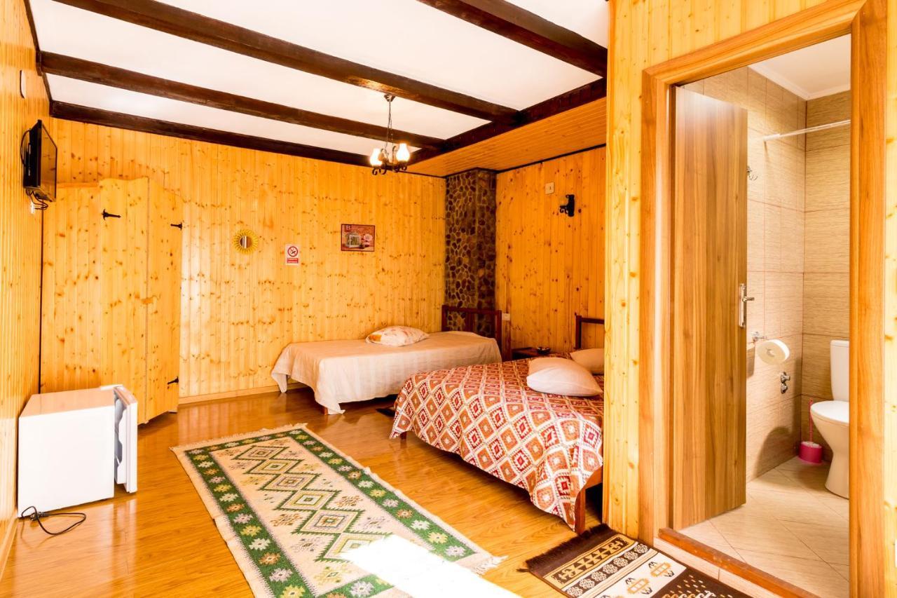 Pensiunea La Maria Lu' Sandoiu Hotel Poenari Exterior photo