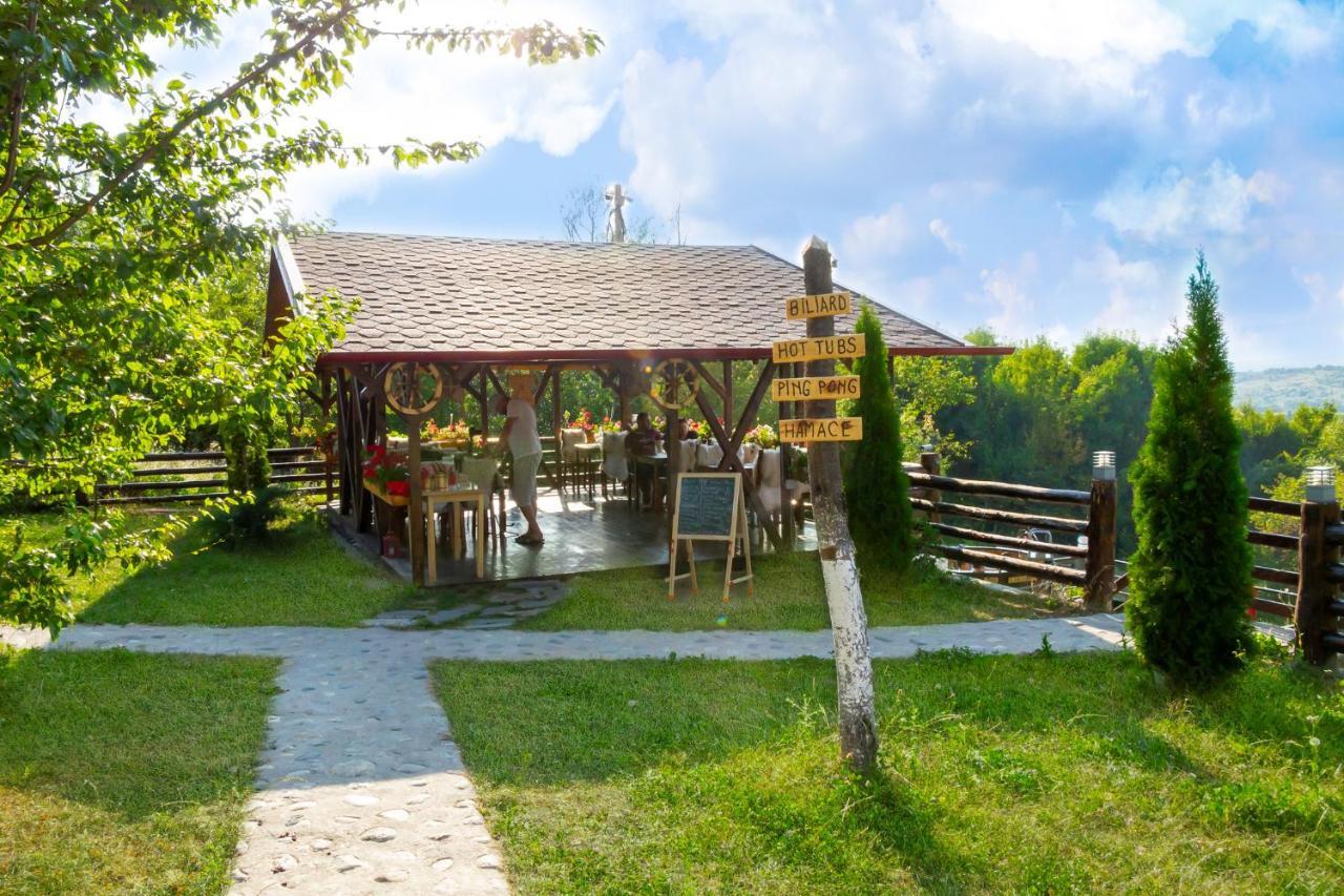 Pensiunea La Maria Lu' Sandoiu Hotel Poenari Exterior photo